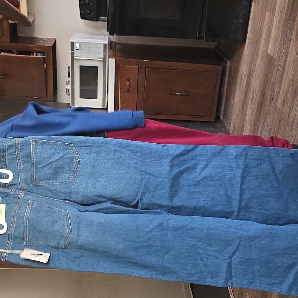 Universal Thread Blue Flare Jeans - Picture 2 of 2